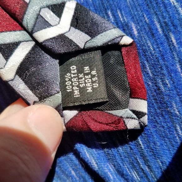 The Grateful Dead Wall of Sound Silk Tie - Picture 3 of 7